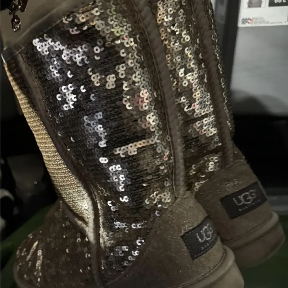 Sz 8 UGG classic short boot- gold sequin bling- EuC - Picture 10 of 15